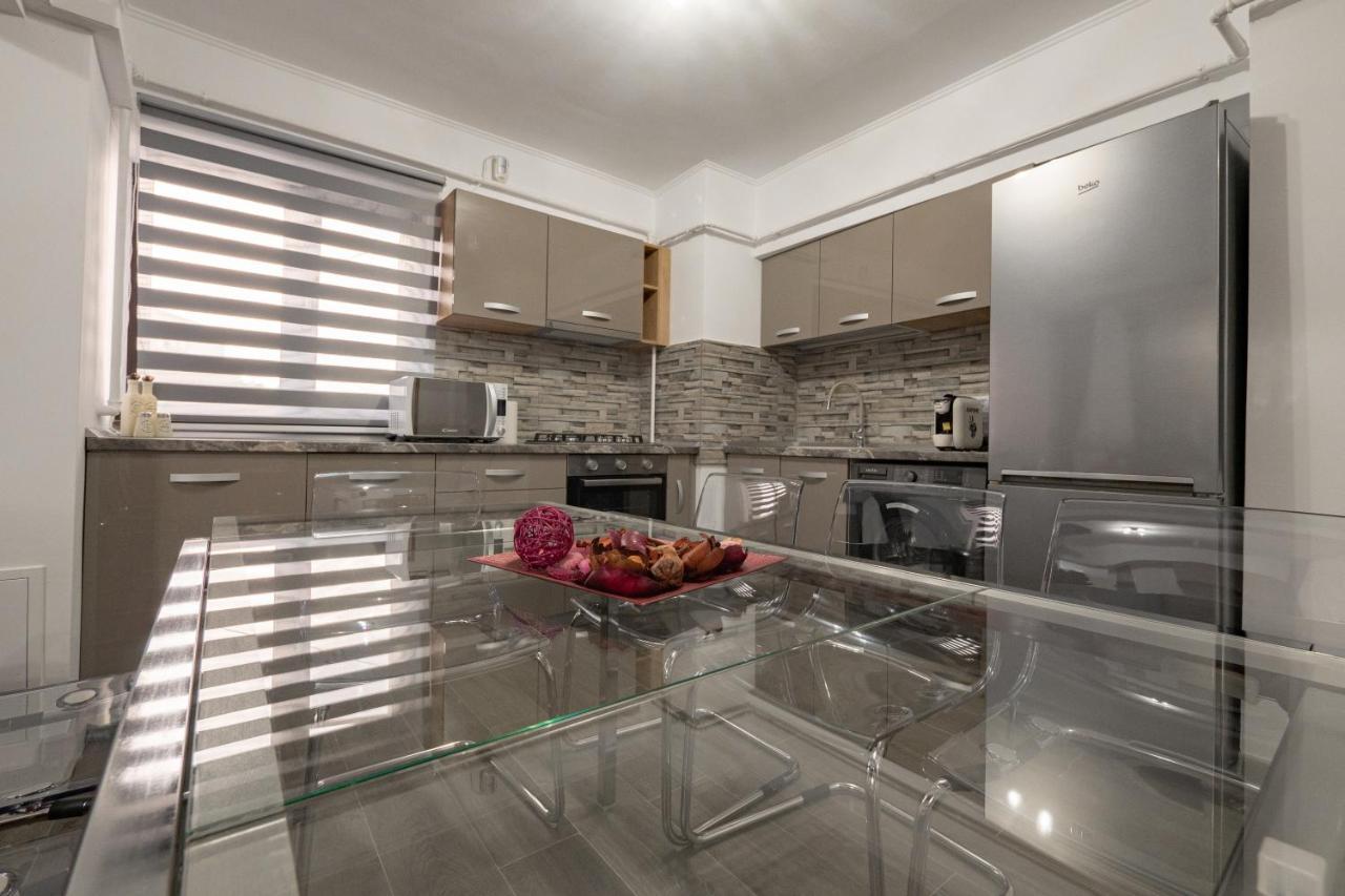 Luxury Ultracentral Piteşti Esterno foto